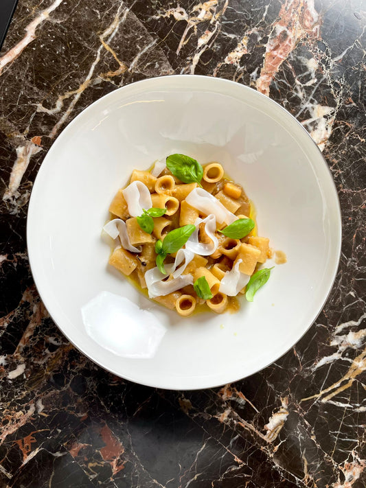 Tubettoni ceci, seppia e lardo di Seppia